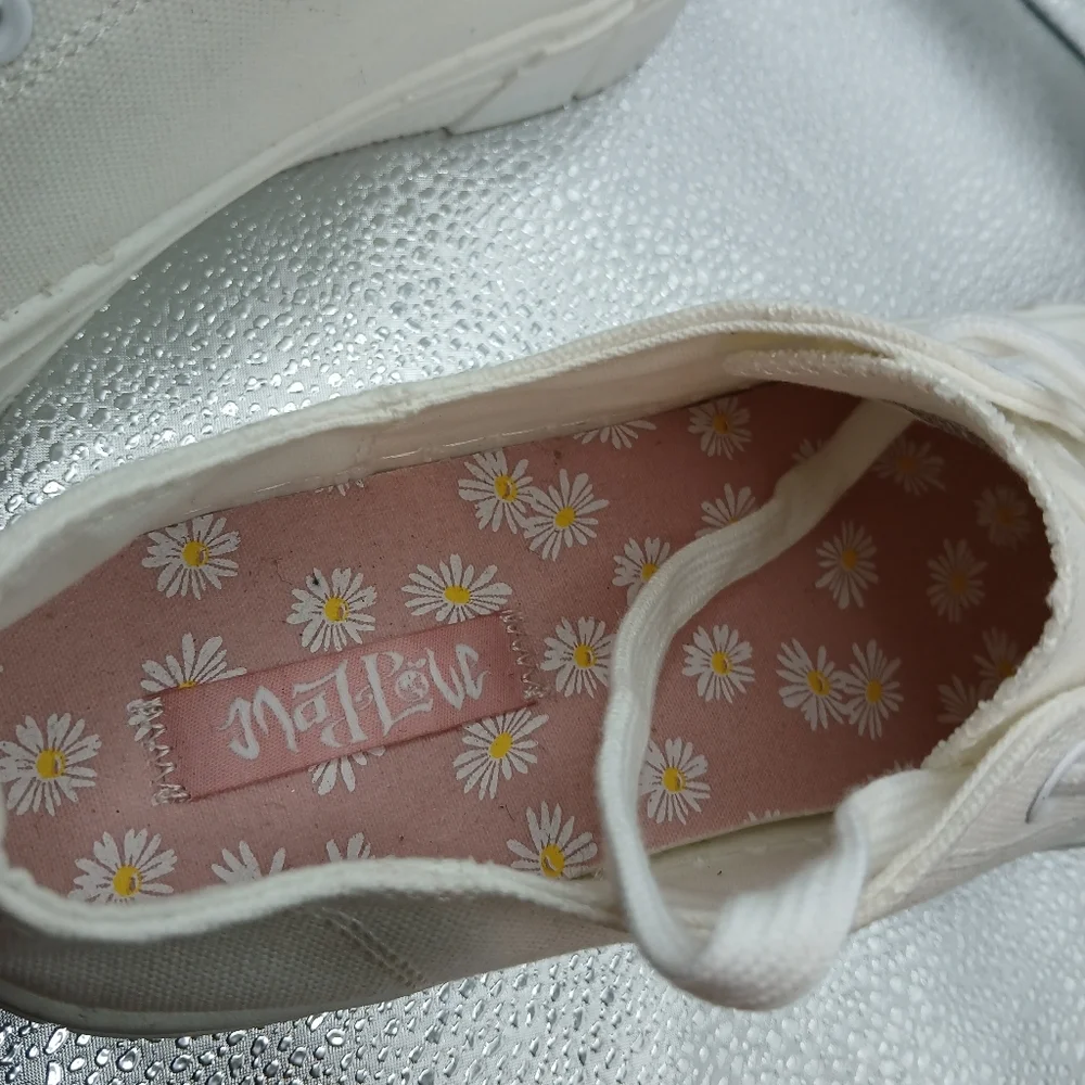 Mad Love White Canvas Sneakers Women's Size 10 NWOT